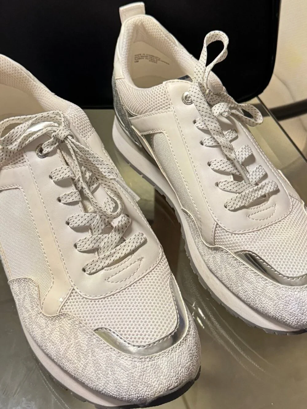 Michael Kors Wilma Trainer - Picture 6 of 6